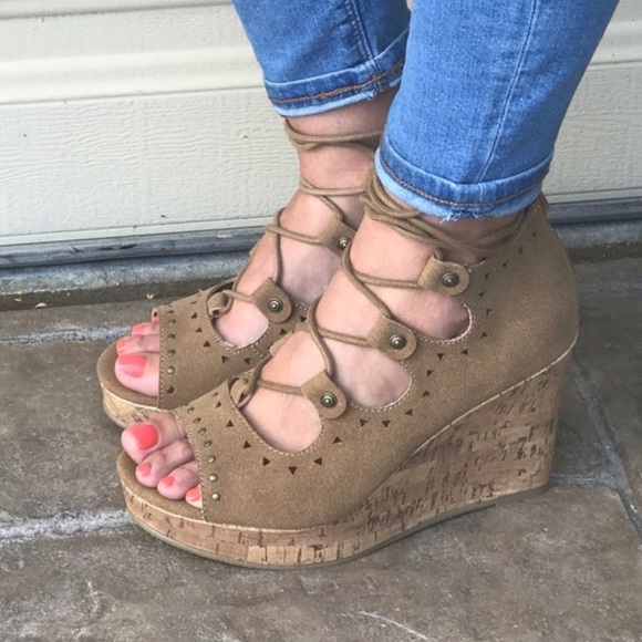 Boho Ankle Lace Up Wrap Platform Wedge Sandal - Picture 6 of 6